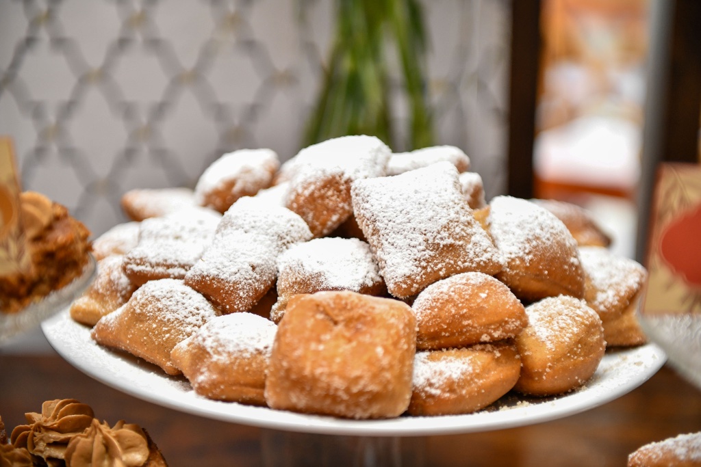 Broken Plate Brunch — Powdered Sugar Beignets